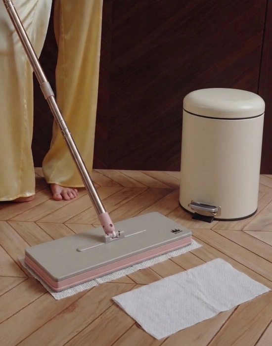 MİSS CLEAN ( 8 Adet Yedek Bezli ) 32 Cm Büyük Boy Tüm Bezlere Uyumlu Click Mop Kendinden Sıkıştırmalı Paspas