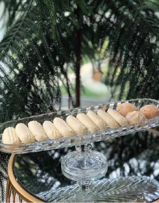 AYAKLI OVAL CAM SUNUMLUK