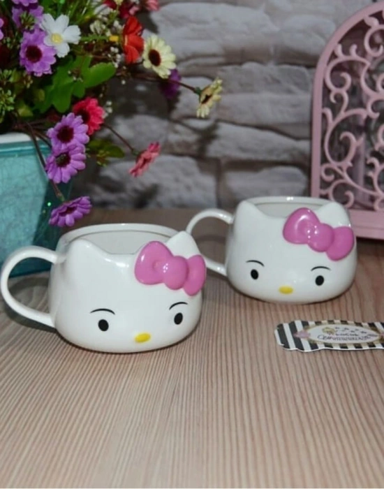 FİYONKLU PORSELEN KEDİ KUPA