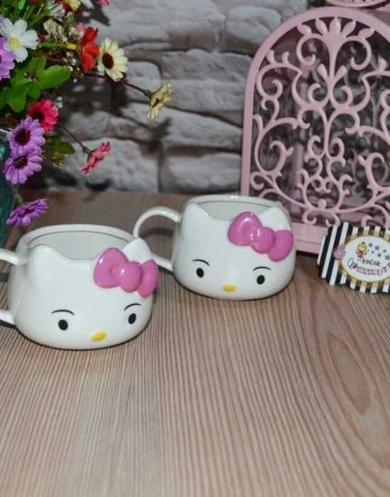 FİYONKLU PORSELEN KEDİ KUPA