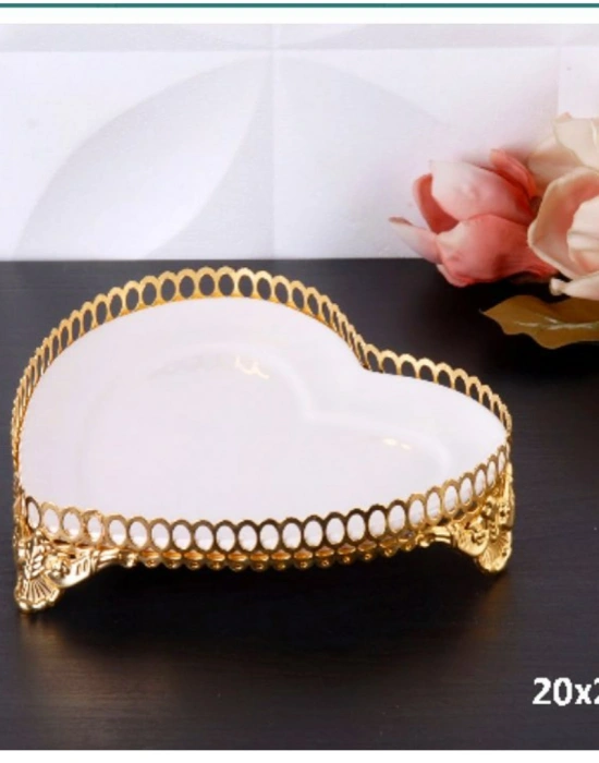 GOLD DETAYLI KALP KÜÇÜK BOY SUNUM TABAĞI