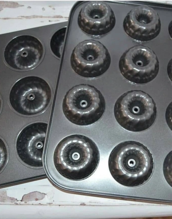 METAL GÖBEKLİ MUFFİN KABI