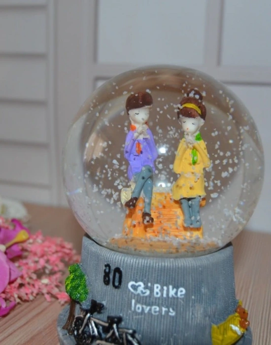 MÜZİKLİ KAR KÜRESİ