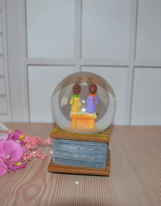 MÜZİKLİ KAR KÜRESİ