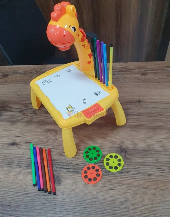 Projeksiyonlu Turuncu / Pembe  Zürafa Mini Çizim Masası 12 Renk Boya Kalemi Seti ve Çizim Defteri
