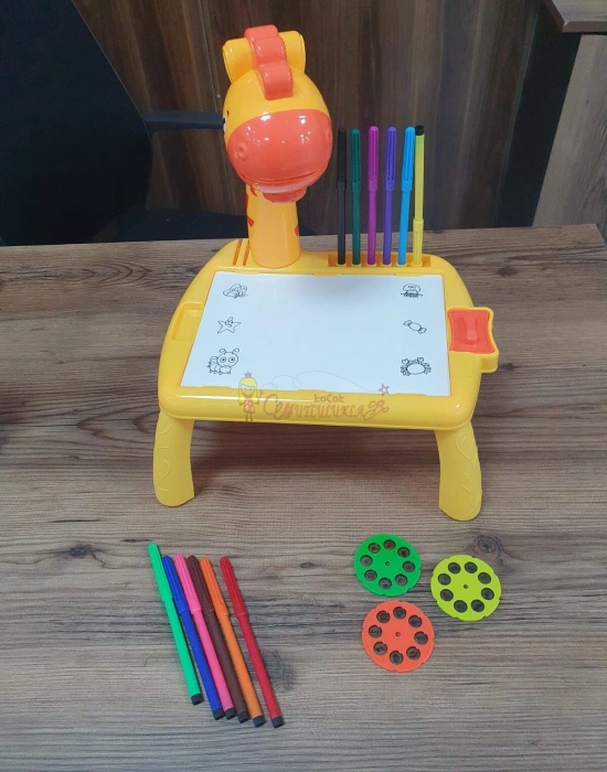 Projeksiyonlu Turuncu / Pembe  Zürafa Mini Çizim Masası 12 Renk Boya Kalemi Seti ve Çizim Defteri