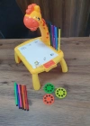Projeksiyonlu Turuncu / Pembe  Zürafa Mini Çizim Masası 12 Renk Boya Kalemi Seti ve Çizim Defteri