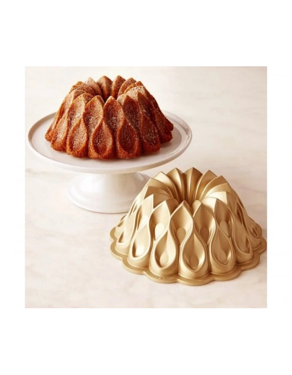 Maas Nilüfer Döküm Kek Kalıbı  Kahverengi