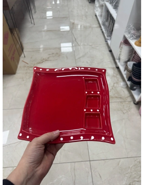 Kırmızı Kahvaltı Tabağı