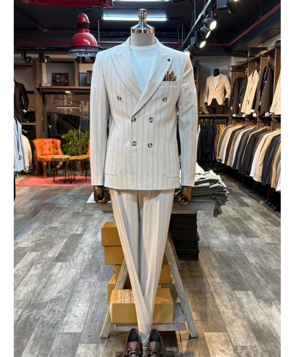 Erkek Dar Kesim Gofre Kumaş Çizgili Takım Elbise -Krem