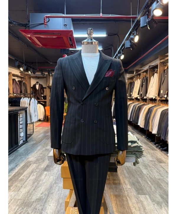 Erkek Dar Kesim Gofre Kumaş Çizgili Takım Elbise -Siyah