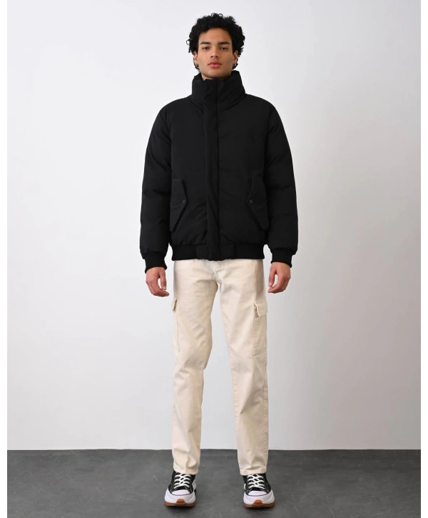 Erkek Hakim Yaka Beli Lastikli Şişme Mont-Siyah