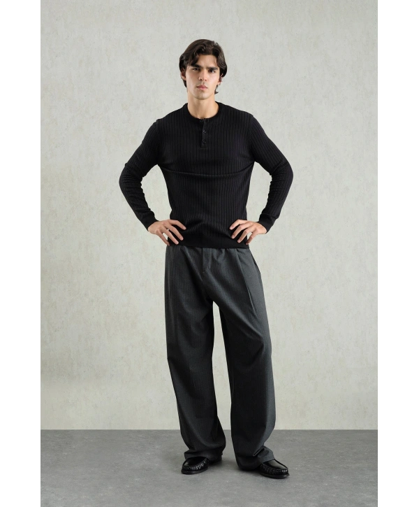 Erkek Hakim Yaka İnce Triko - Siyah
