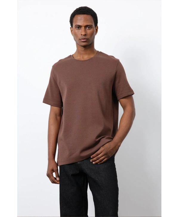 Erkek Normal Kalıp Bisiklet Yaka Thşört- Kahverengi