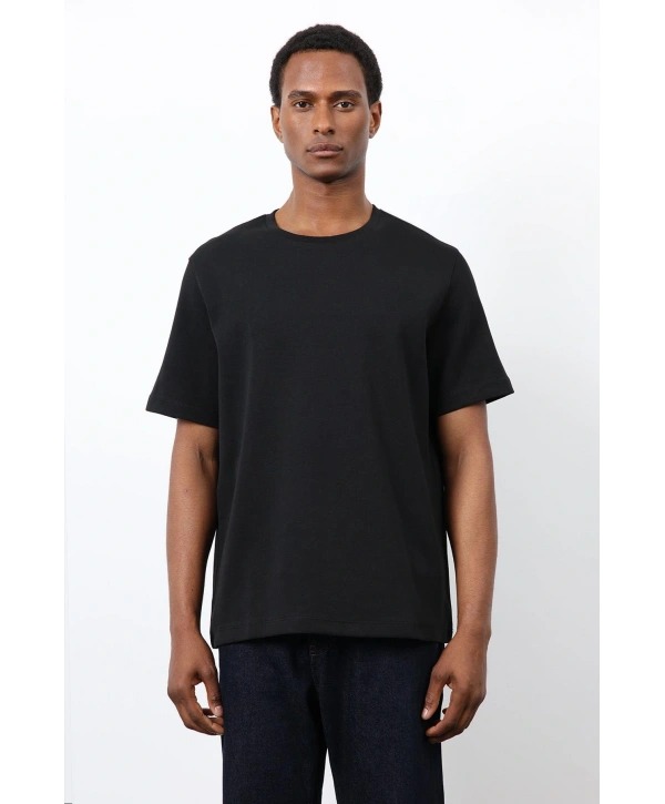 Erkek Normal Kalıp Bisiklet Yaka Thşört- Siyah