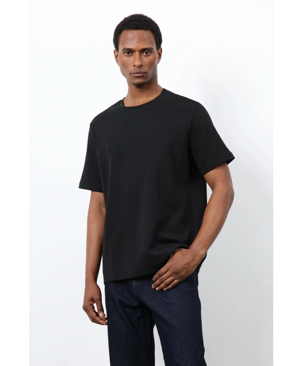 Erkek Normal Kalıp Bisiklet Yaka Thşört- Siyah