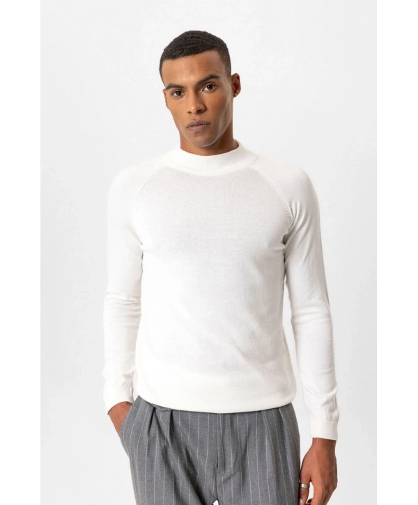 Erkek Owersize Yarım Balıkçı Triko Kazak - Beyaz