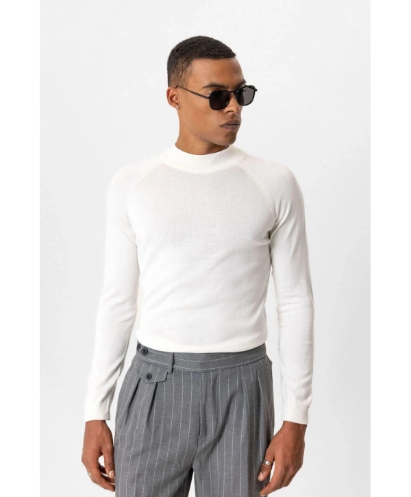 Erkek Owersize Yarım Balıkçı Triko Kazak - Beyaz