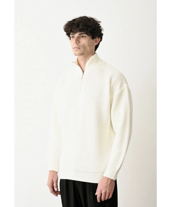Erkek Yakası Fermuarlı Hakim Yaka Triko- Ekru