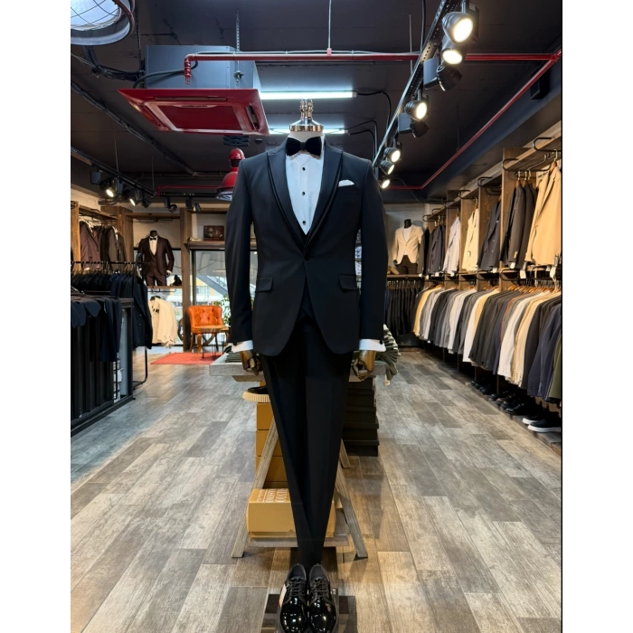 Erkek Dar Kesim Slimfit Kırlangıç Yaka Damatlık Takım Elbise-Siyah