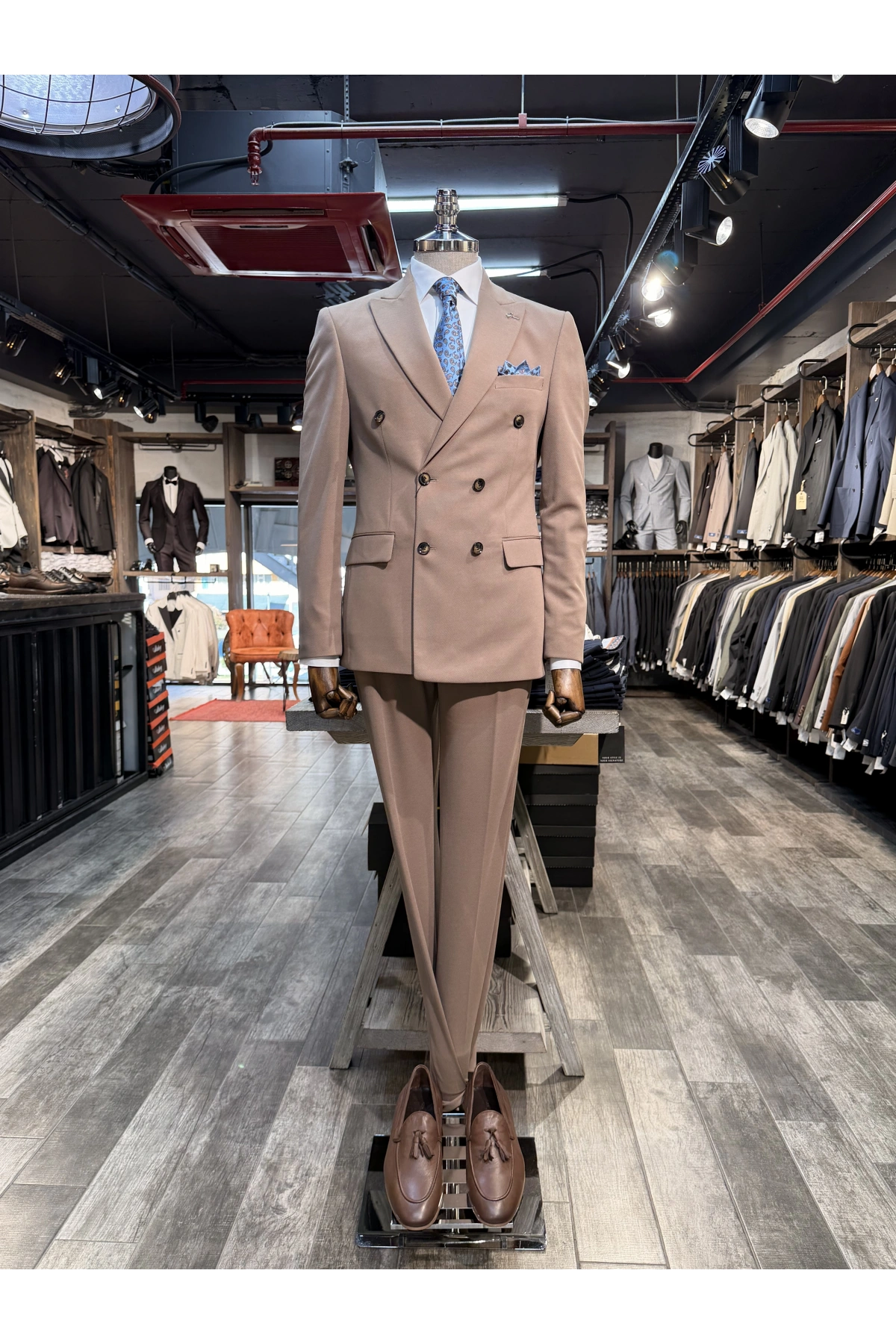 Erkek Dar Kesim Slimfit Kırlangıç Yaka Dokumalı KruvazeTakım Elbise-Vizon
