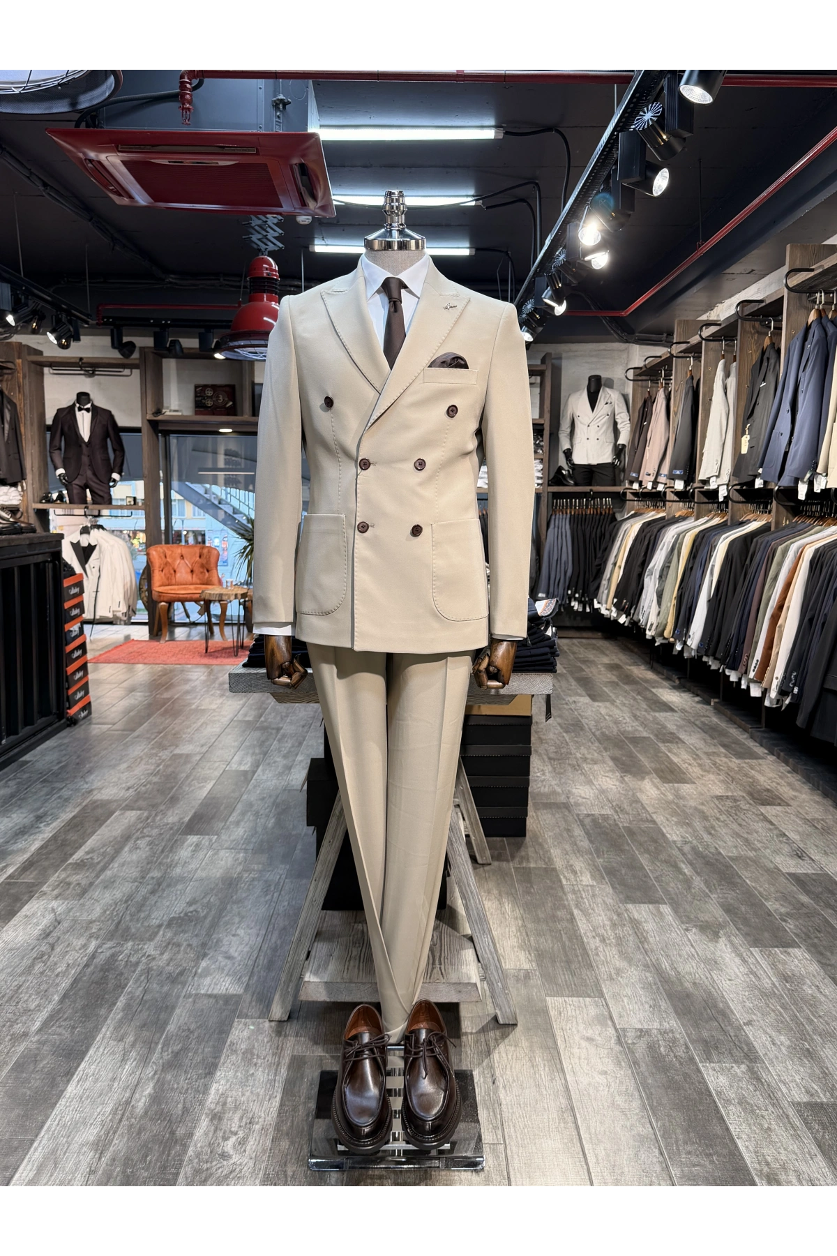 Erkek Dar Kesim Slimfit Kırlangıç Yaka KruvazeTakım Elbise-Krem