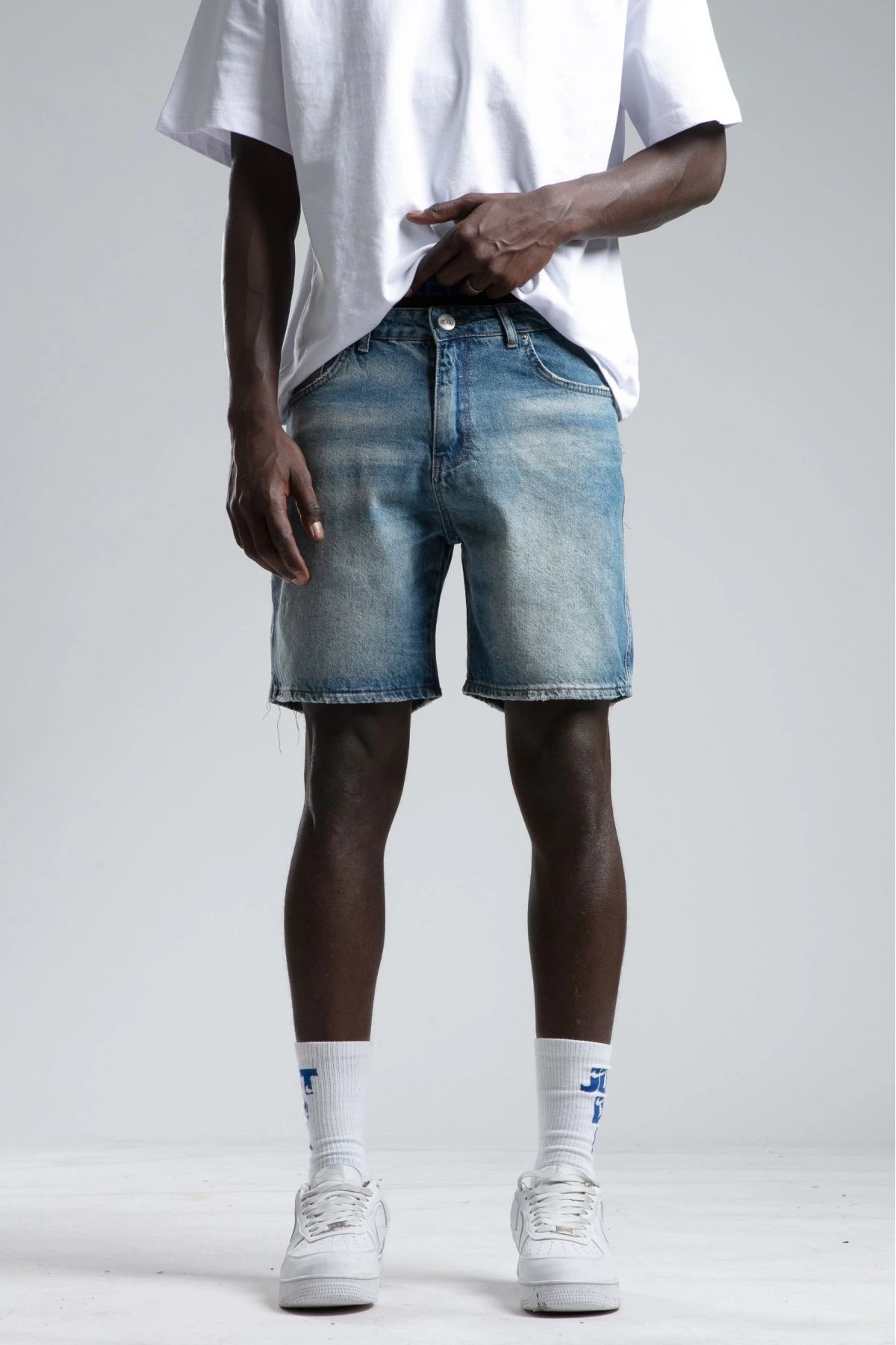 Erkek Rahat Kesim Taşlamalı Kot Şort - Mavi