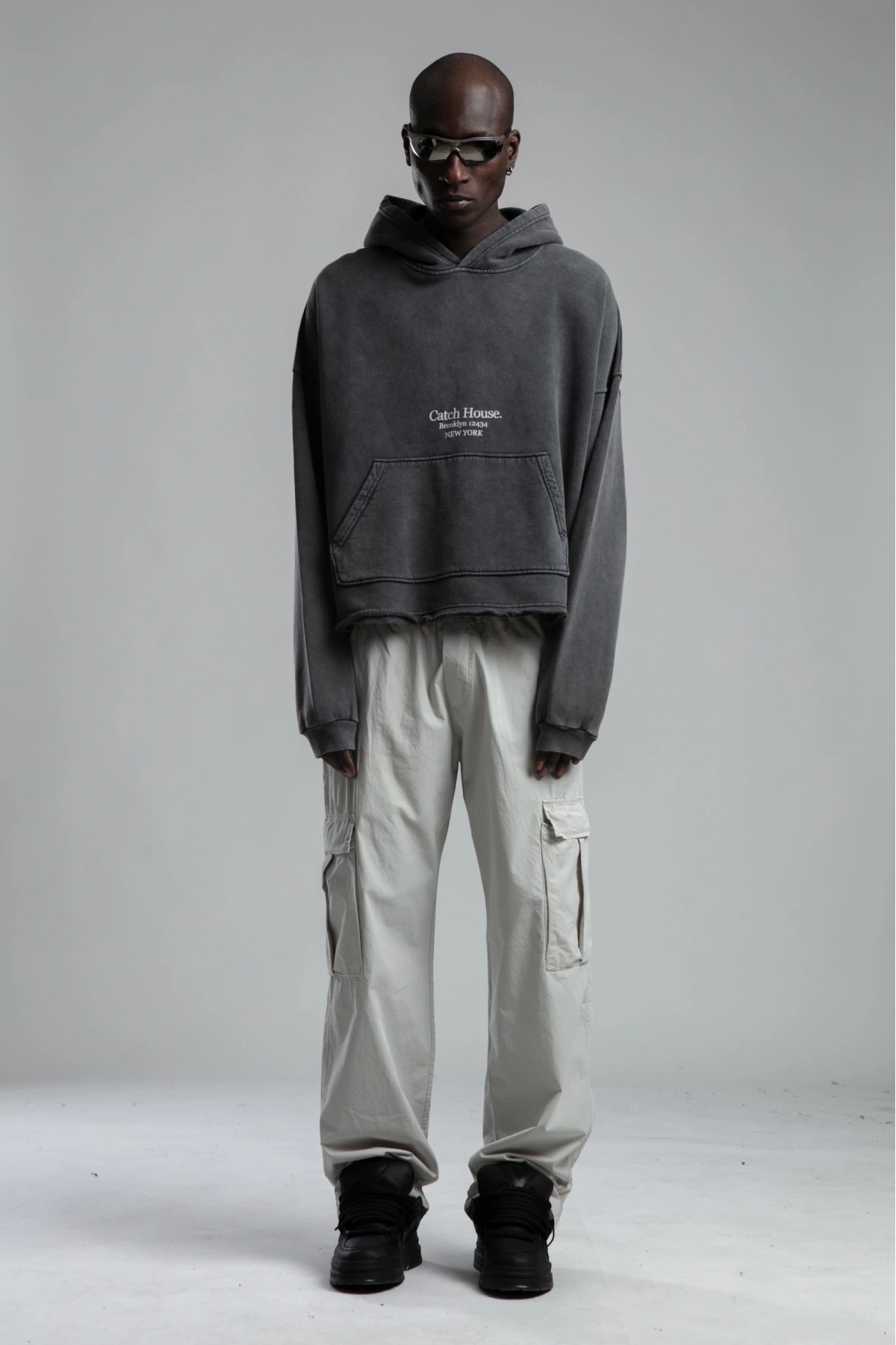 Owersize Arkası 03 Baskılı Kapüşonlu Yıkamalı Sweatshirt -Füme