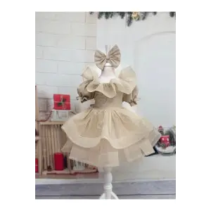 Krem Sim Dökmeyen Kare Yakalı Fırfırlı Kız Çocuk Elbisesi