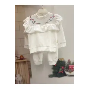 Beyaz Çicek Nakışlı Kadıfe kız Bebek Takımı