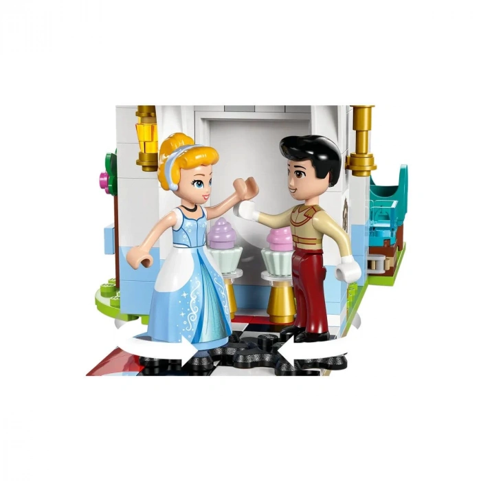 43275 Lego Disney Prensesi Sindirellanın Şatosu ve At Taşıyıcı 596 parça +6 yaş