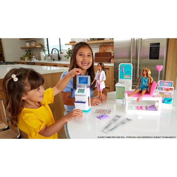 GTN61 Barbienin Klinik Oyun Seti