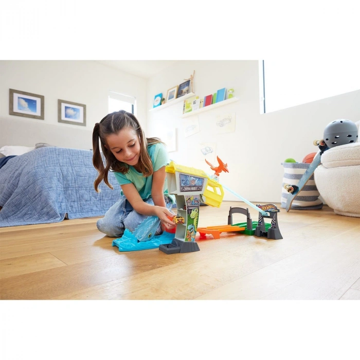 HTP12 Hot Wheels Racerverse Jurassic Pist Seti