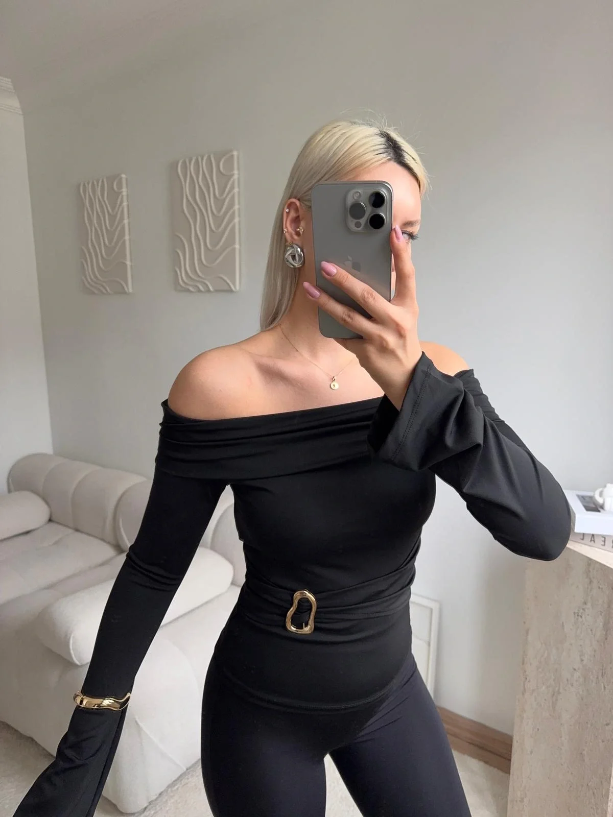 Omuz Dekolte Tokalı Bluz - SİYAH