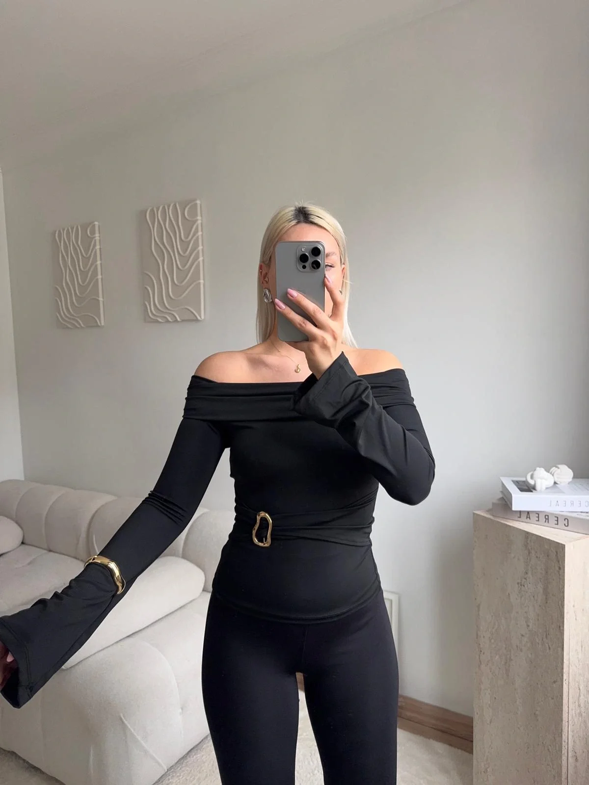 Omuz Dekolte Tokalı Bluz - SİYAH