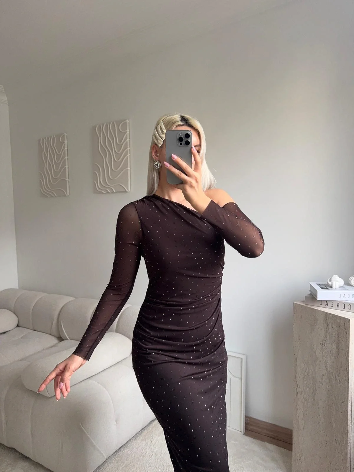 Tek Omuz Kol Tül Taşlı Elbise - KAHVE