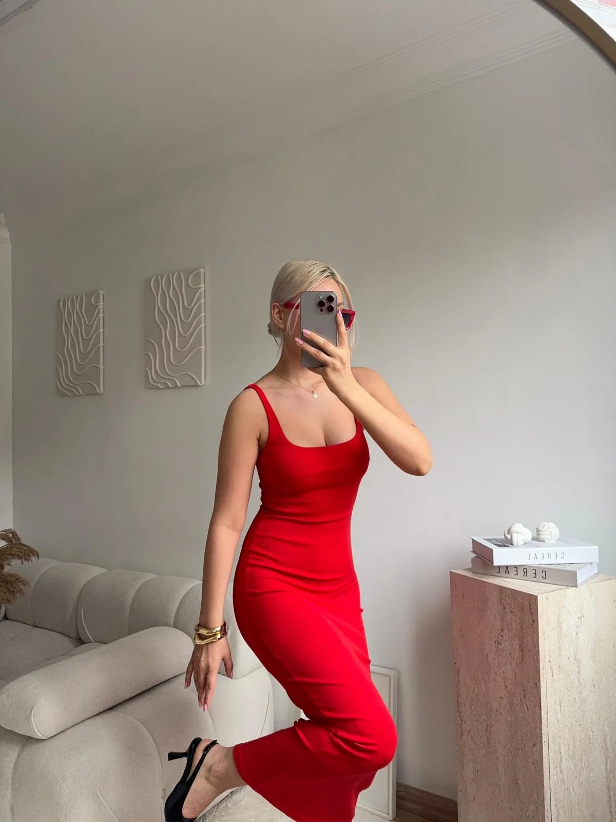 Askılı Kare Yaka Vücuda Oturan Midi Elbise - KIRMIZI