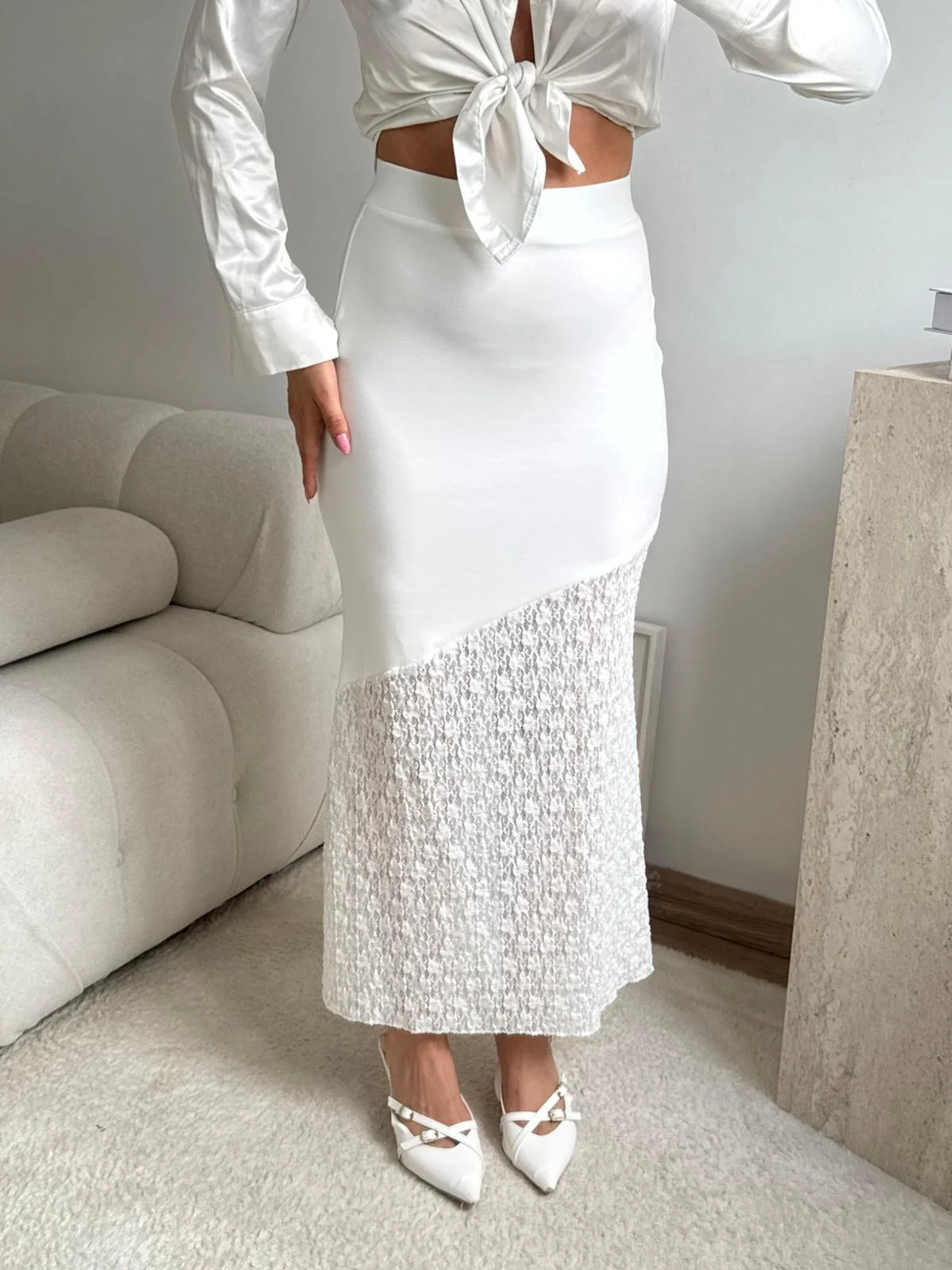 Yüksek Bel Asimetrik Dantel Detaylı Midi Etek - BEYAZ