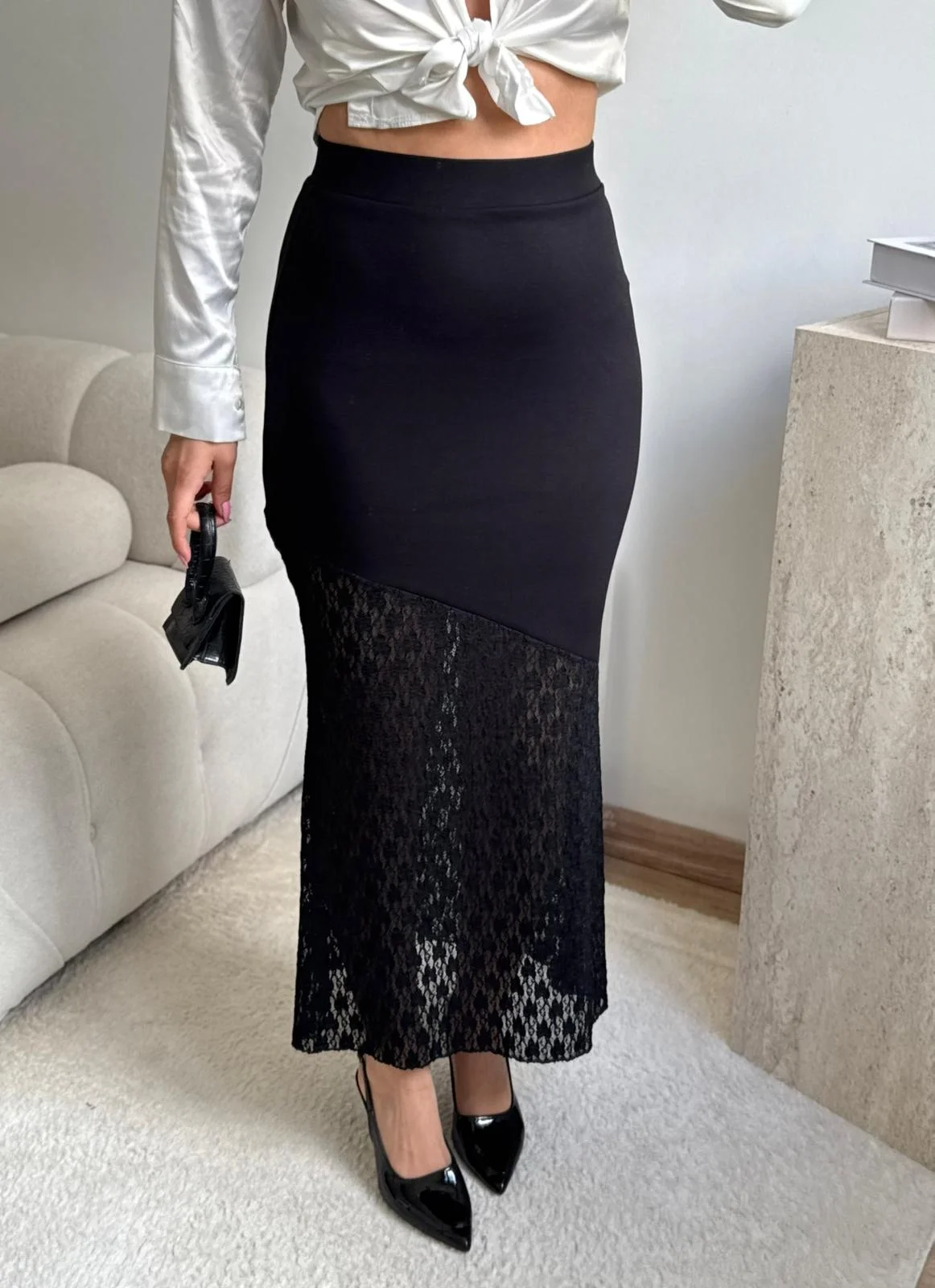 Yüksek Bel Asimetrik Dantel Detaylı Midi Etek -SİYAH