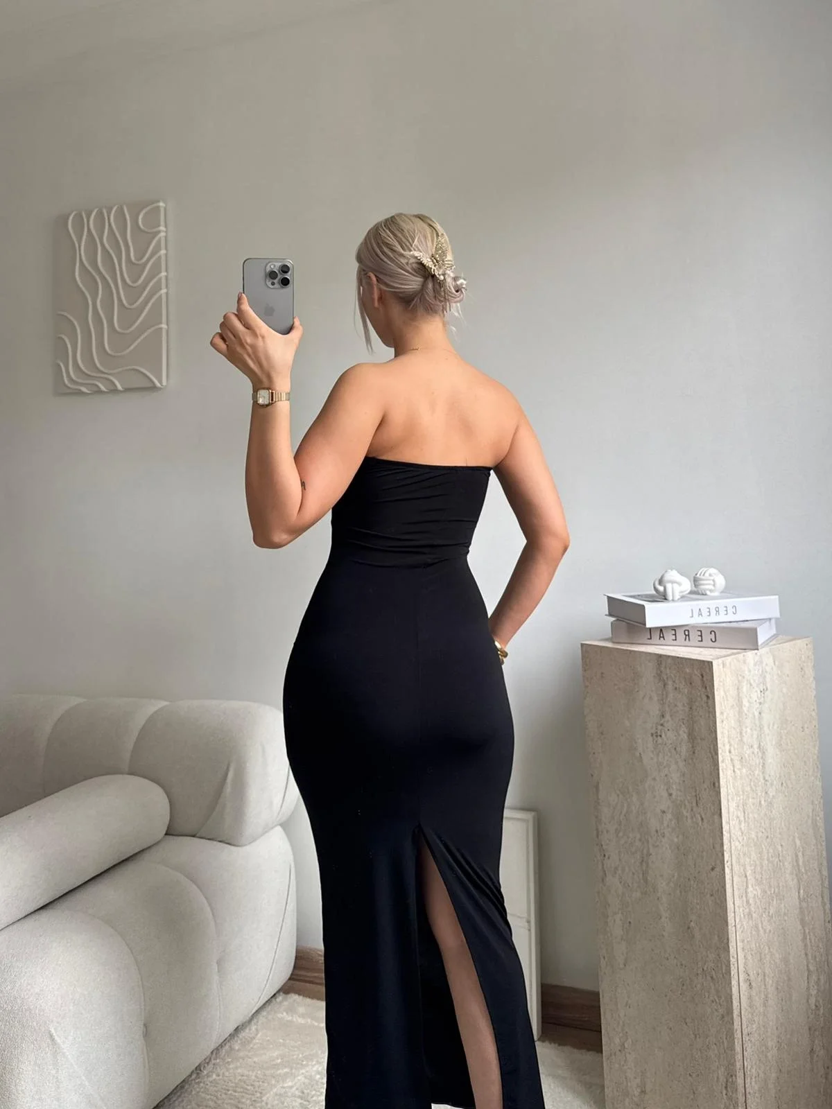 Straplez Vücuda Oturan Yırtmaçlı Midi Elbise - SİYAH