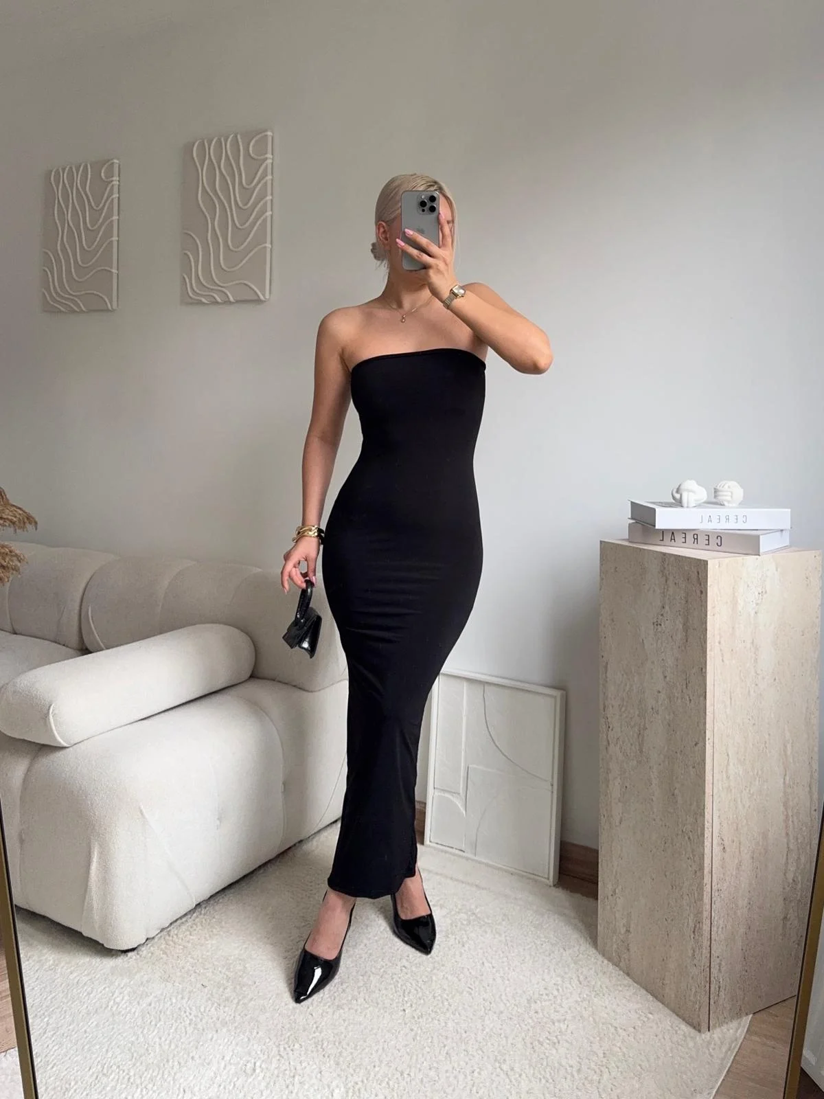 Straplez Vücuda Oturan Yırtmaçlı Midi Elbise - SİYAH