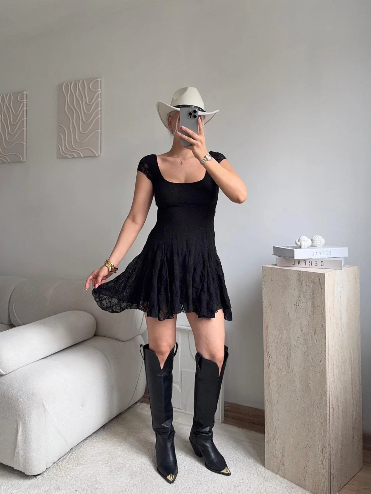 Sırt Dekolteli Bağlamalı Dantel Mini Elbise - SİYAH