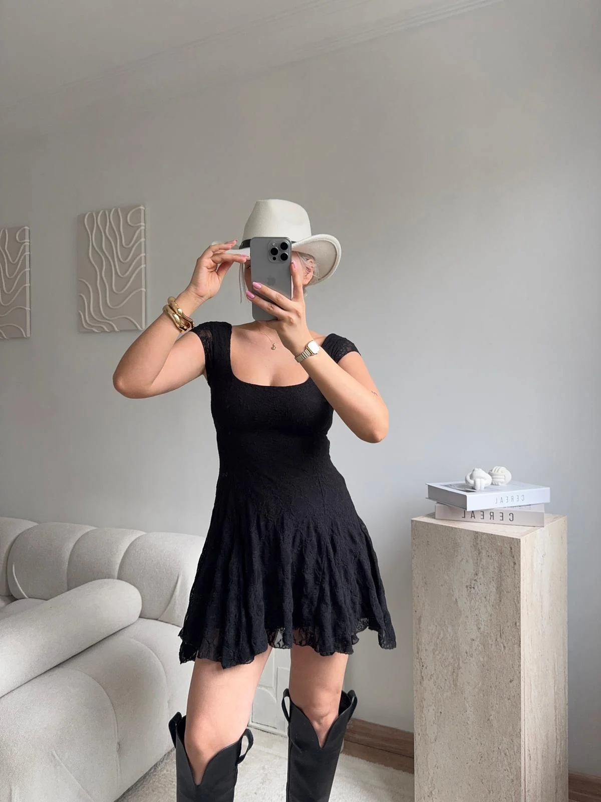 Sırt Dekolteli Bağlamalı Dantel Mini Elbise - SİYAH