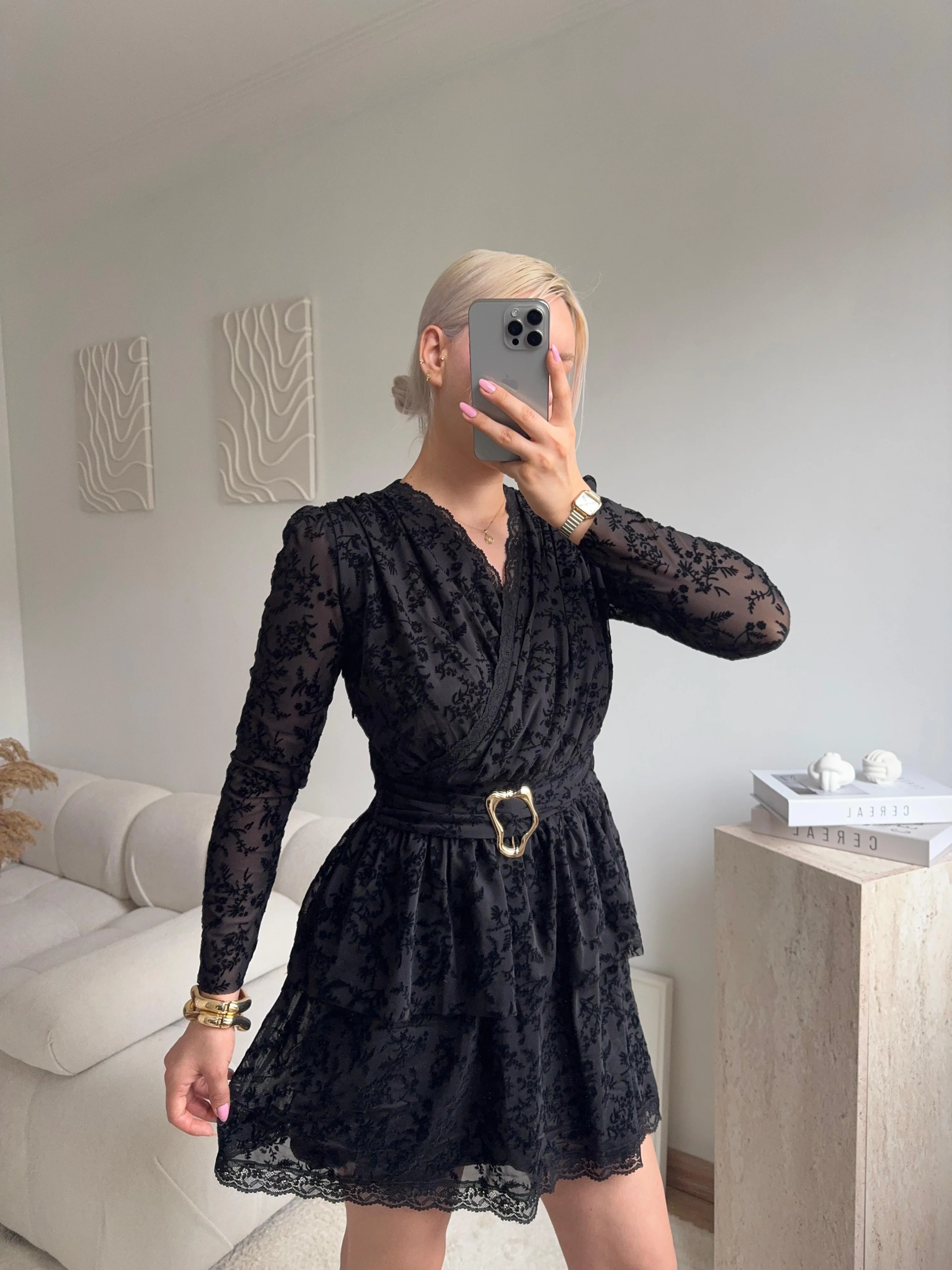 Kruvaze Kemerli Dantel Elbise - SİYAH