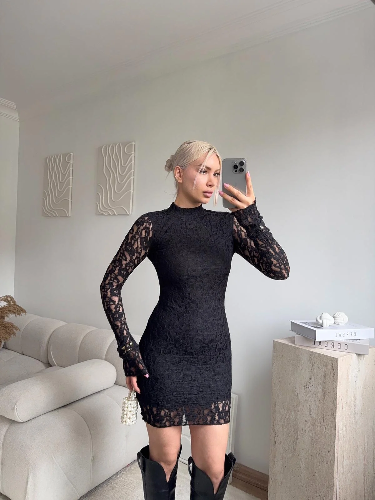 Uzun Kol Yüksek Yaka Dantel Mini Elbise - SİYAH