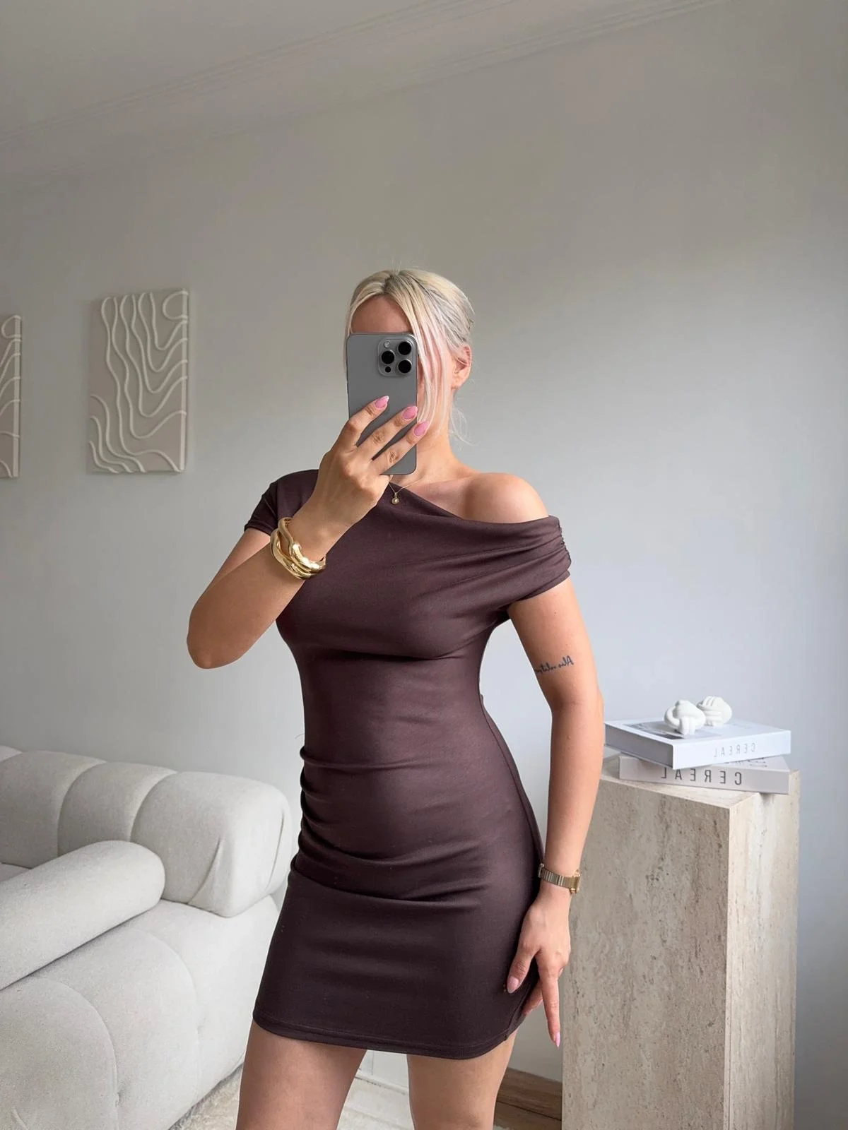 Kayık Yaka Vücuda Oturan Mini Elbise -KAHVE