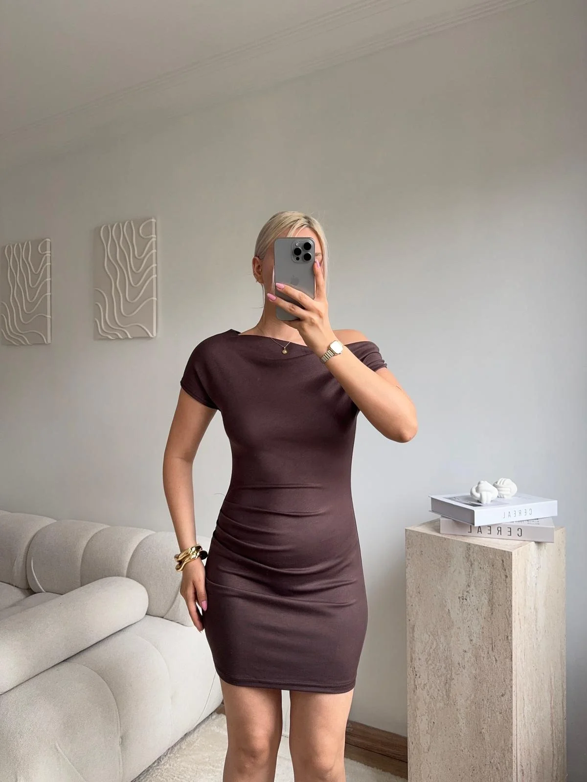 Kayık Yaka Vücuda Oturan Mini Elbise -KAHVE