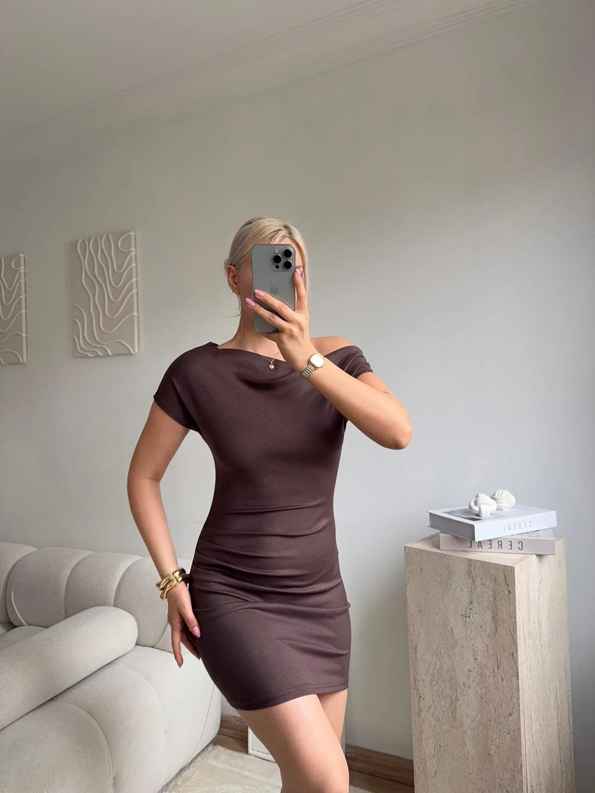 Kayık Yaka Vücuda Oturan Mini Elbise -KAHVE