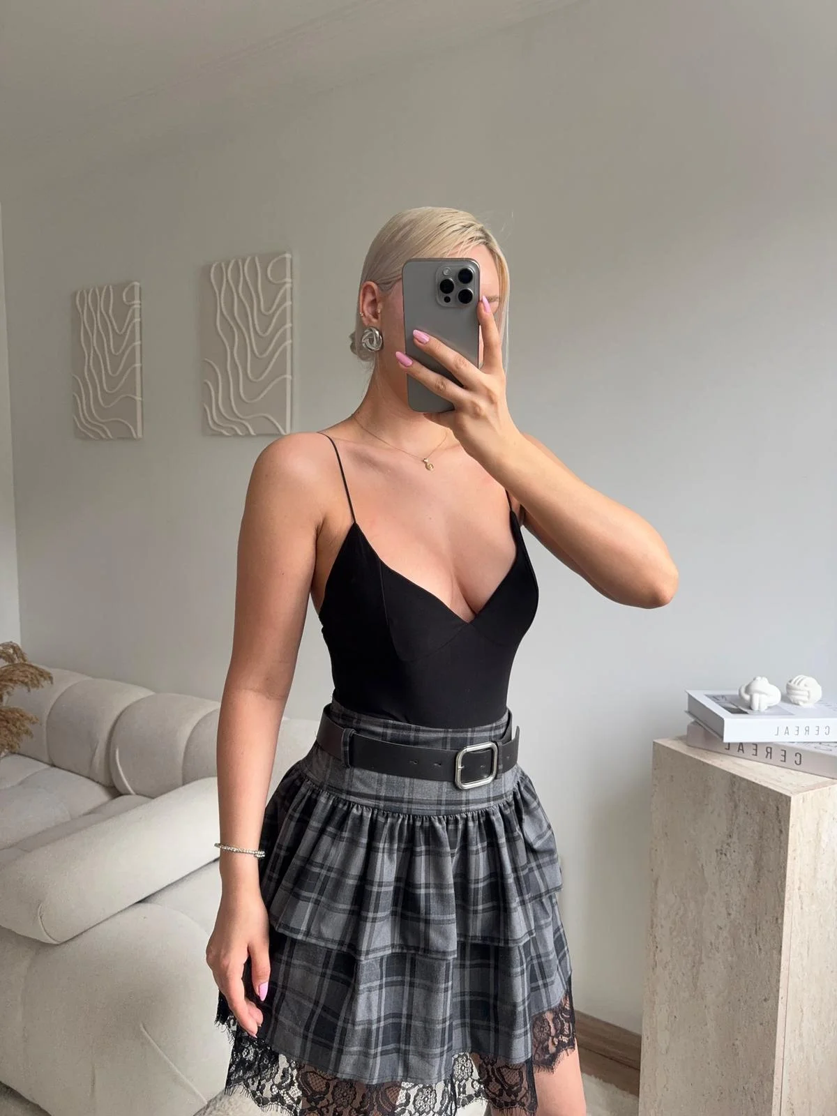 İp Askılı V Yaka Sırt Dekolteli Bodysuit - SİYAH