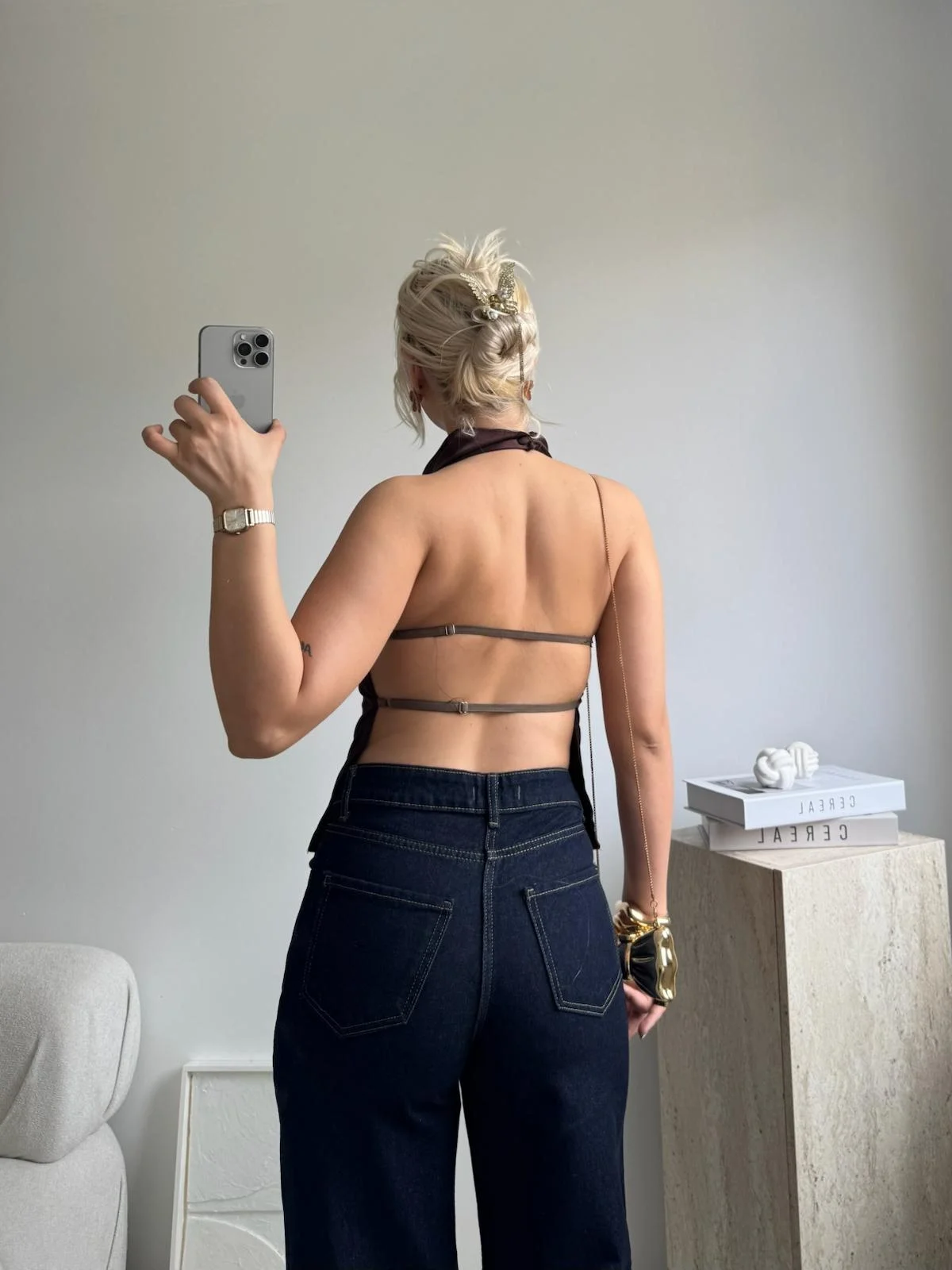 Saten Halter Yaka Sırtı Açık Dökümlü Bluz - KAHVE